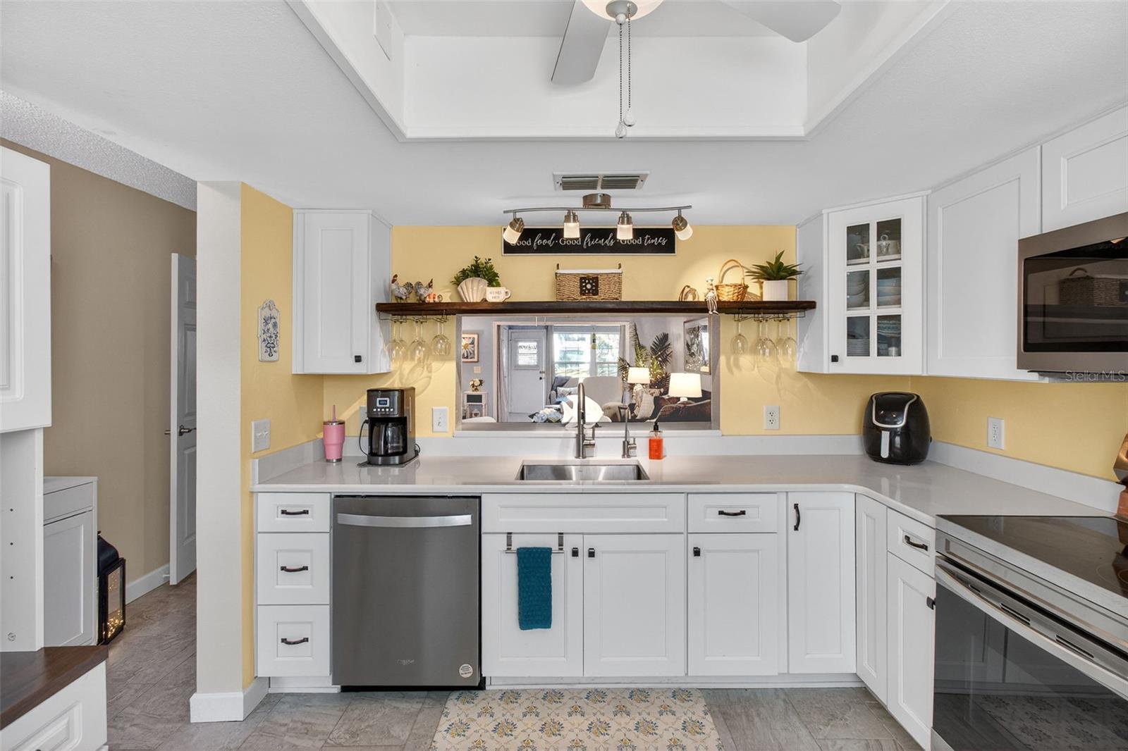 Image 8 of 34 For 2150 Elm Street # 603