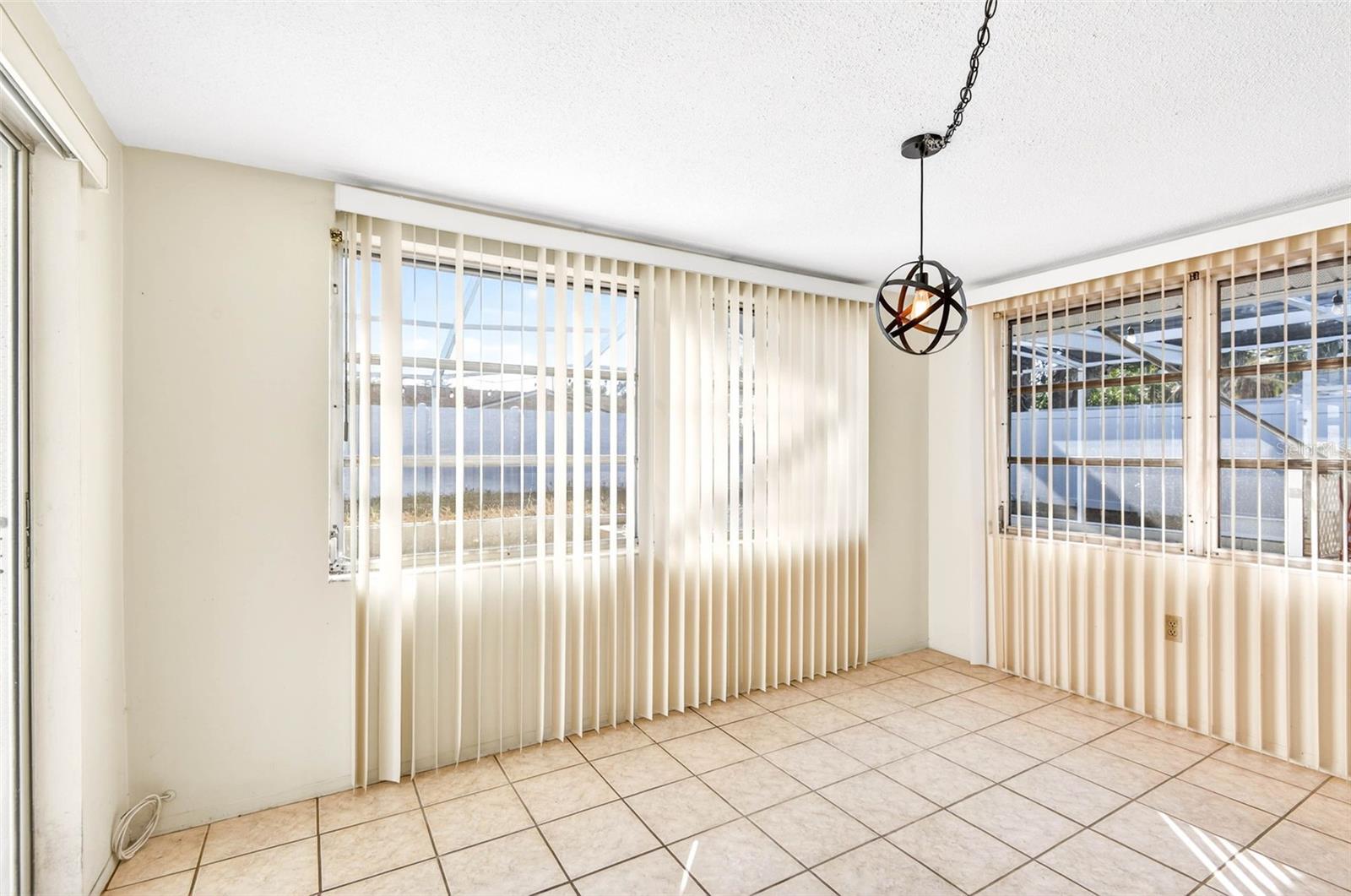 Image 14 of 38 For 8018 Valmy Lane