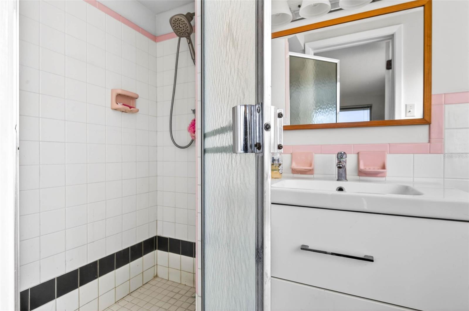 Image 24 of 38 For 8018 Valmy Lane