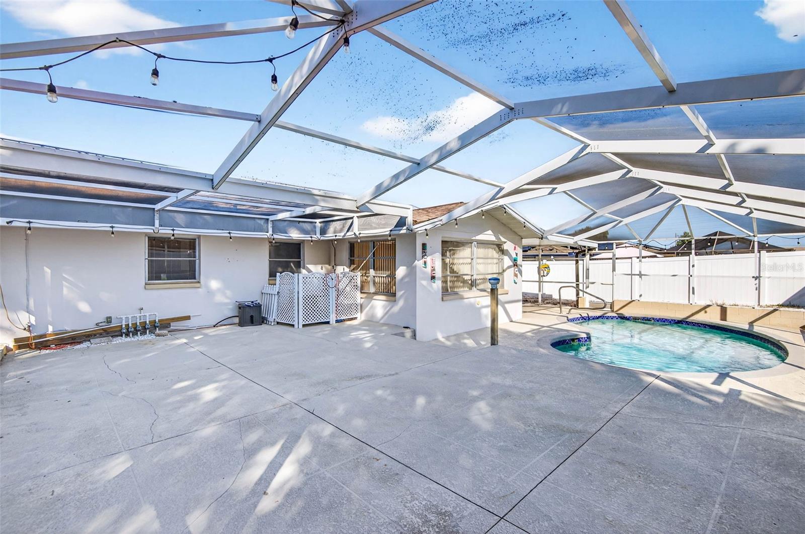 Image 28 of 38 For 8018 Valmy Lane