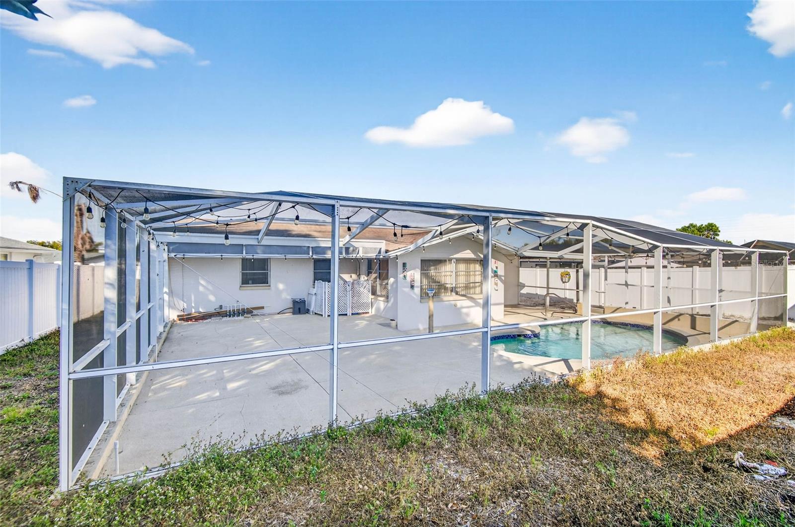 Image 31 of 38 For 8018 Valmy Lane