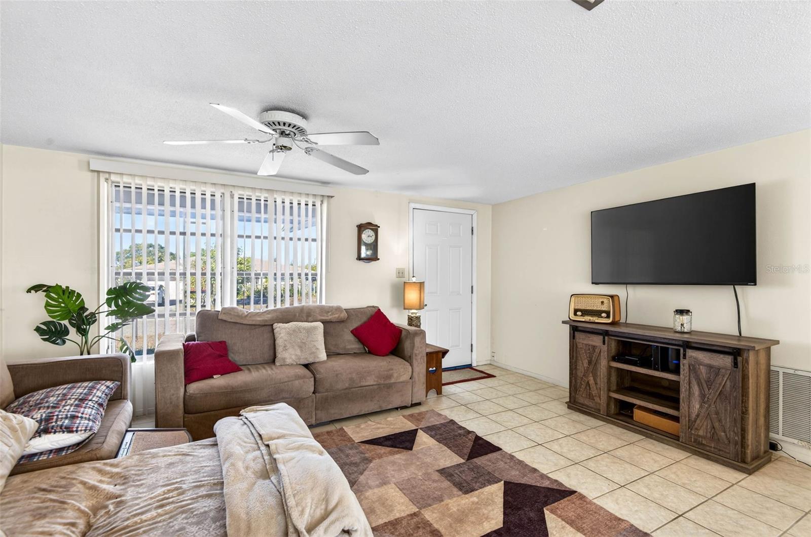 Image 9 of 38 For 8018 Valmy Lane