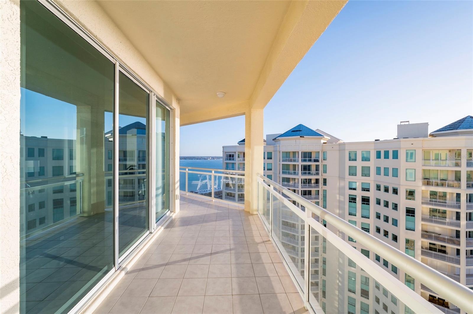 Listing photo id 11 for 1170 Gulf Boulevard 2203