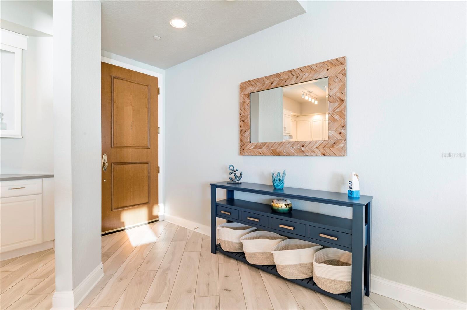 Listing photo id 1 for 1170 Gulf Boulevard 2203