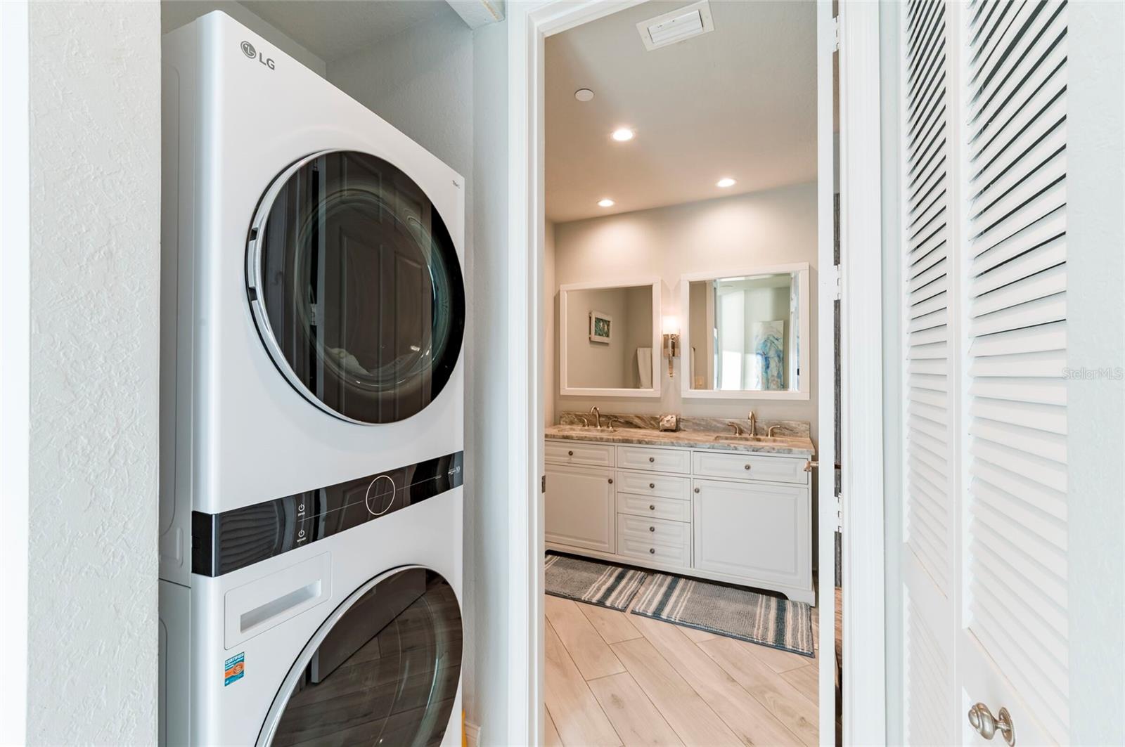 Listing photo id 28 for 1170 Gulf Boulevard 2203