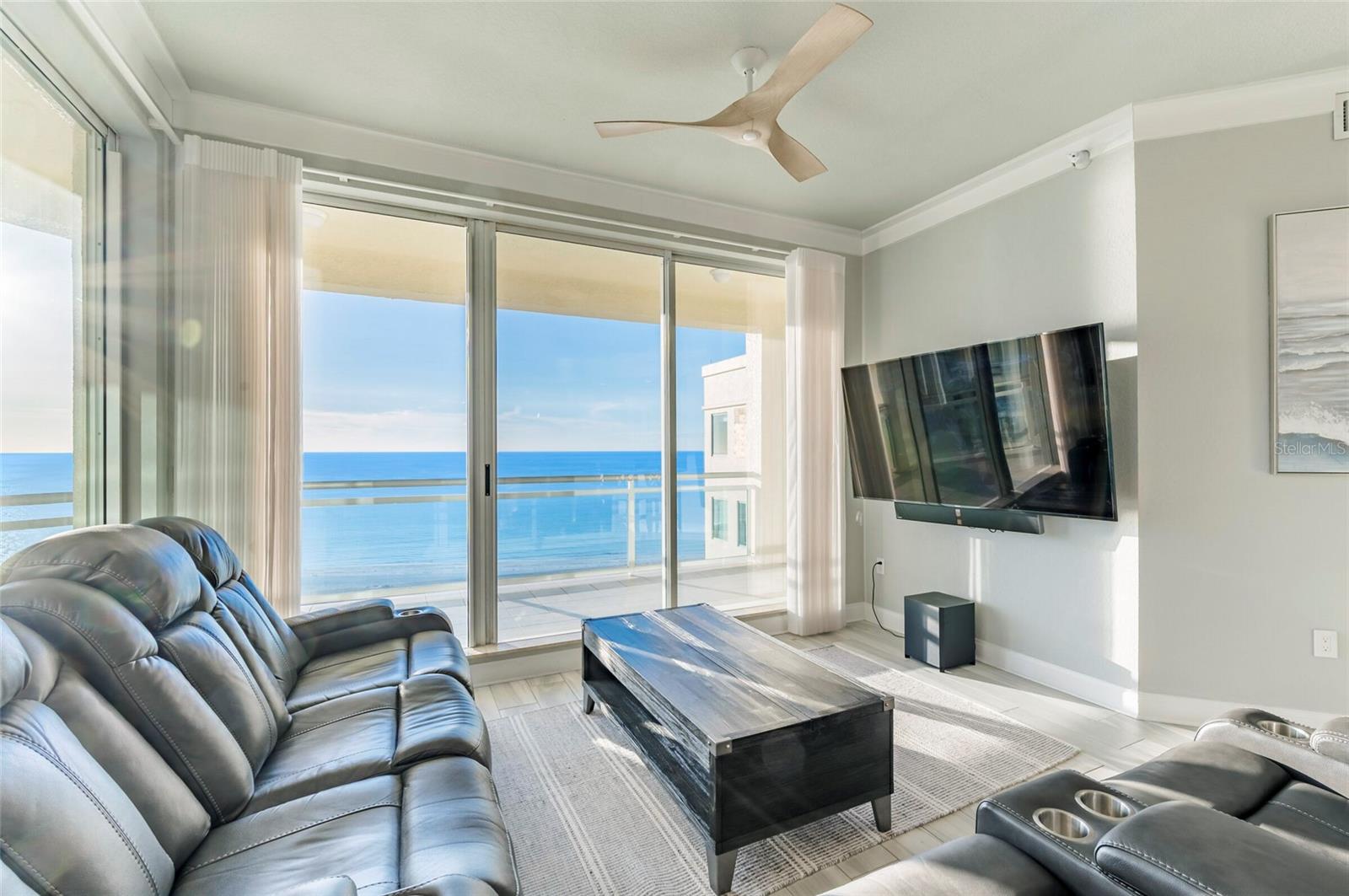 Listing photo id 4 for 1170 Gulf Boulevard 2203