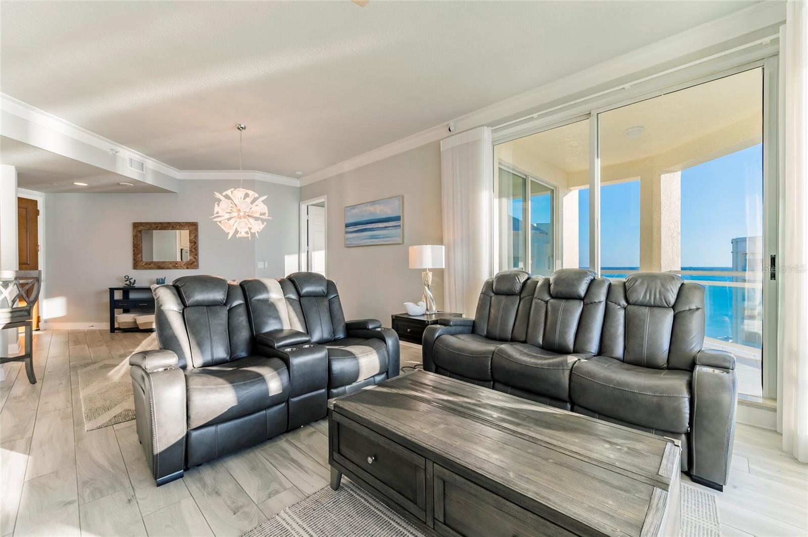 Listing photo id 5 for 1170 Gulf Boulevard 2203