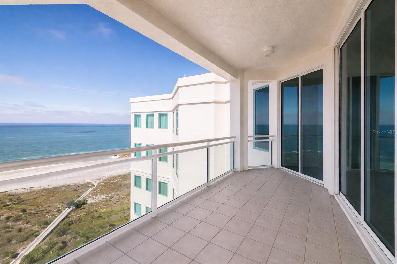 Listing photo id 7 for 1170 Gulf Boulevard 2203