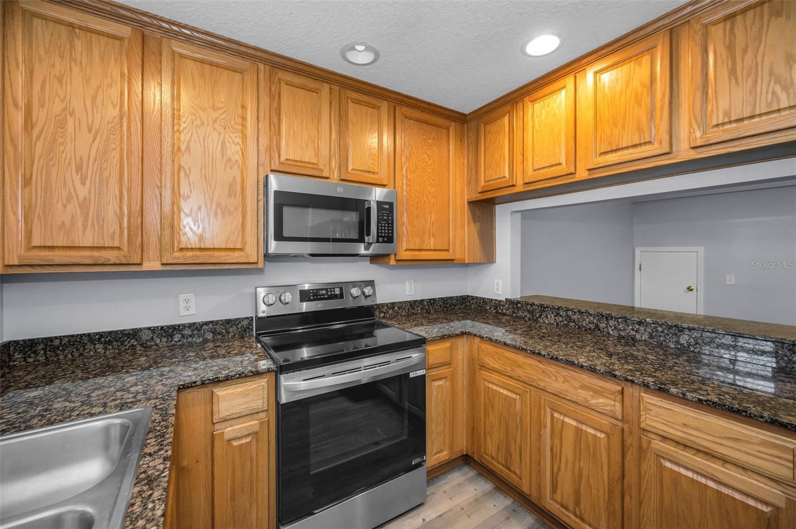 Image 12 of 45 For 9614 Charlesberg Drive