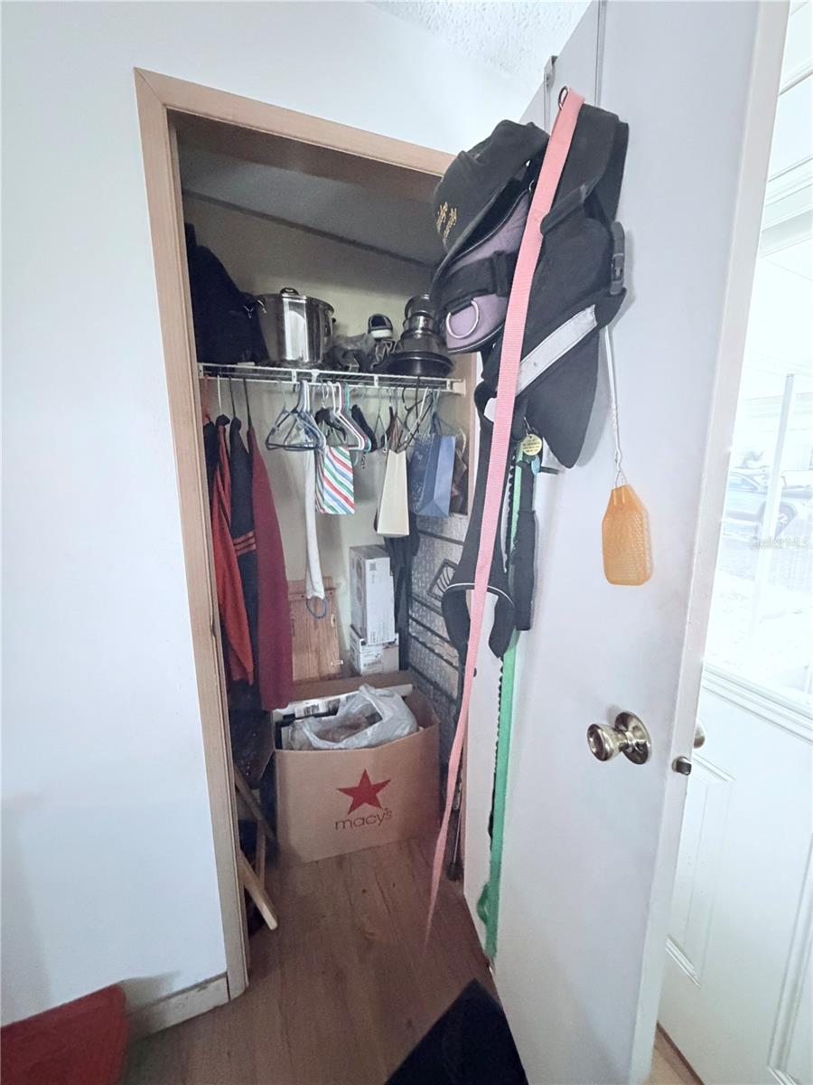 Image 10 of 37 For 15439 Brookridge Boulevard