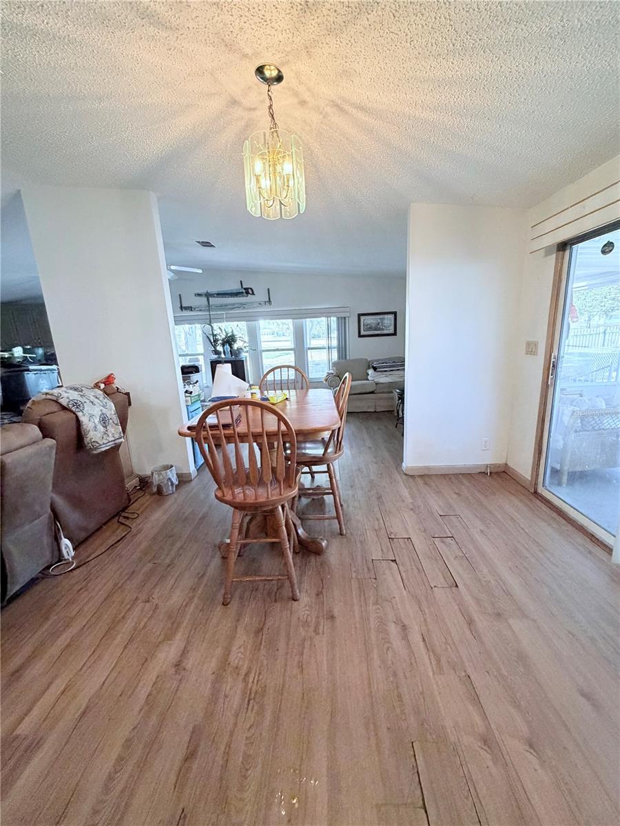 Image 16 of 37 For 15439 Brookridge Boulevard