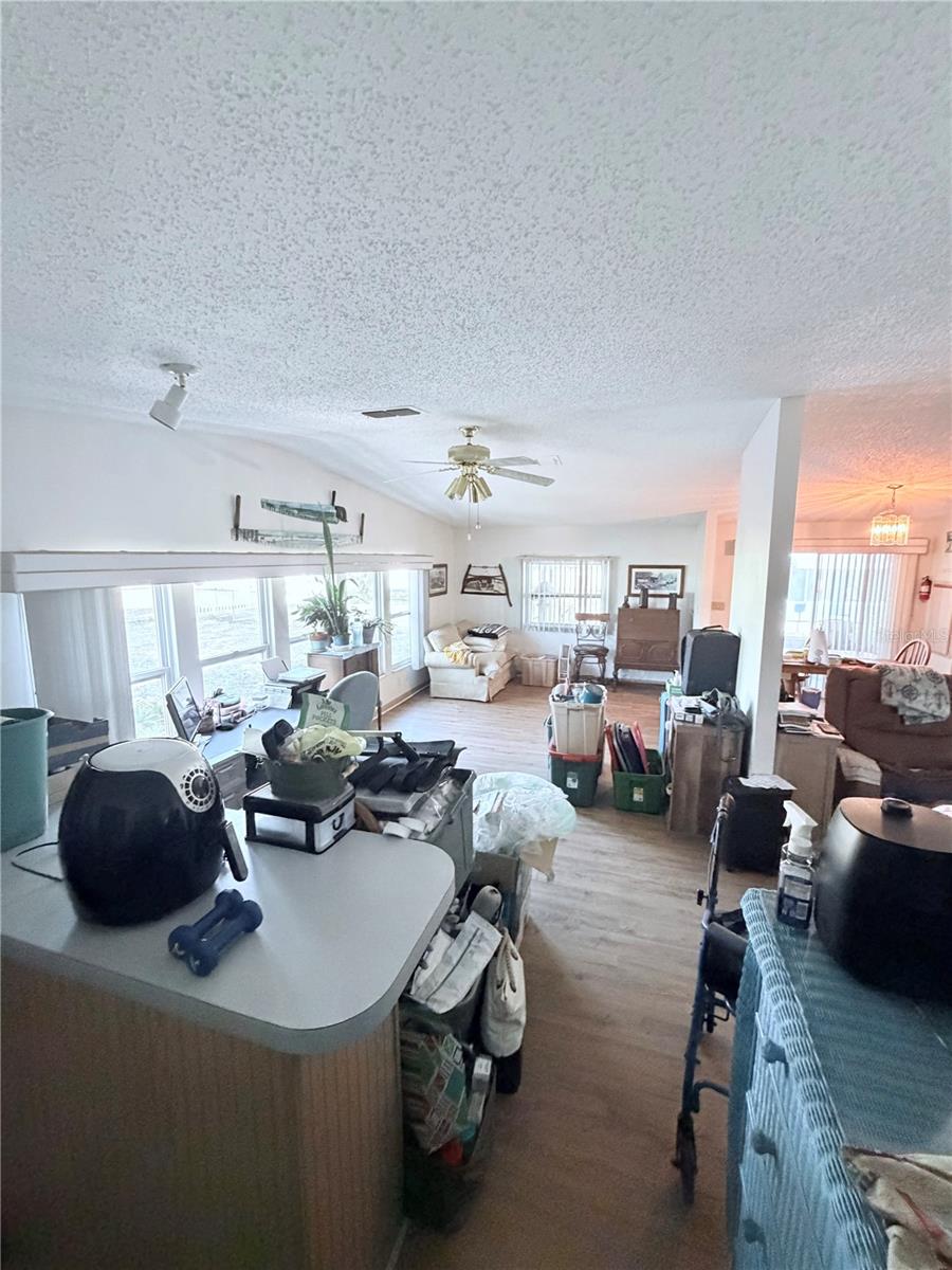 Image 19 of 37 For 15439 Brookridge Boulevard