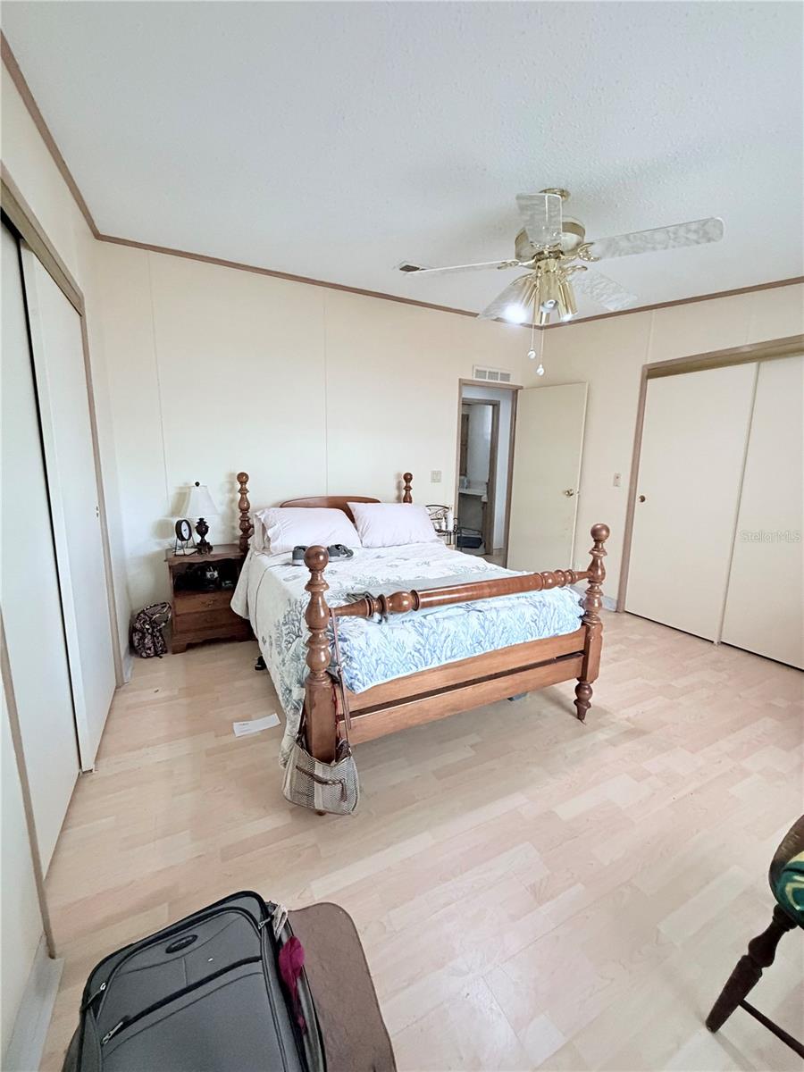 Image 22 of 37 For 15439 Brookridge Boulevard