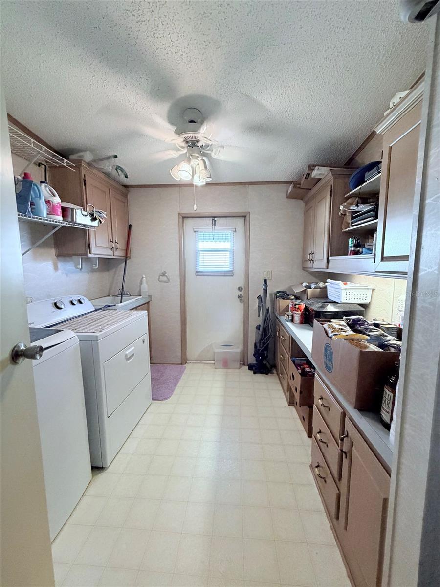 Image 24 of 37 For 15439 Brookridge Boulevard