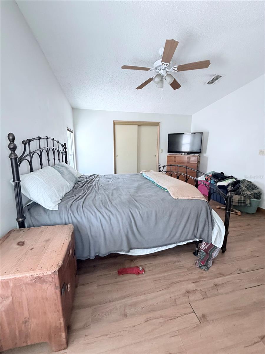 Image 28 of 37 For 15439 Brookridge Boulevard