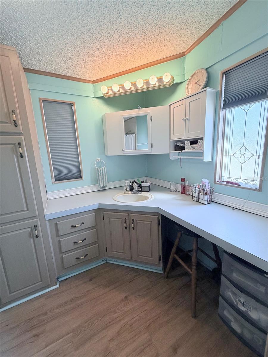 Image 29 of 37 For 15439 Brookridge Boulevard