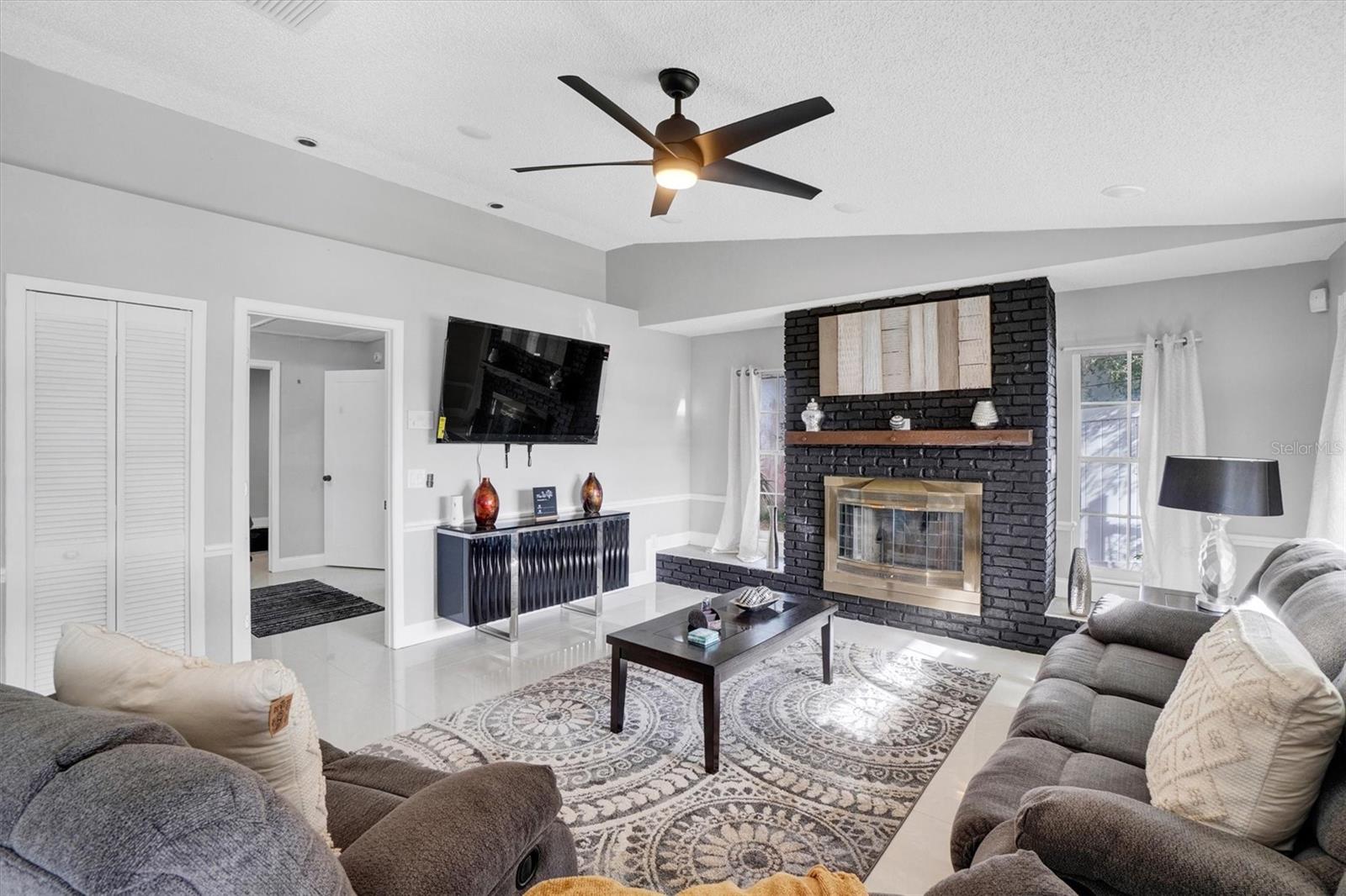 Image 17 of 48 For 216 Griffin Drive