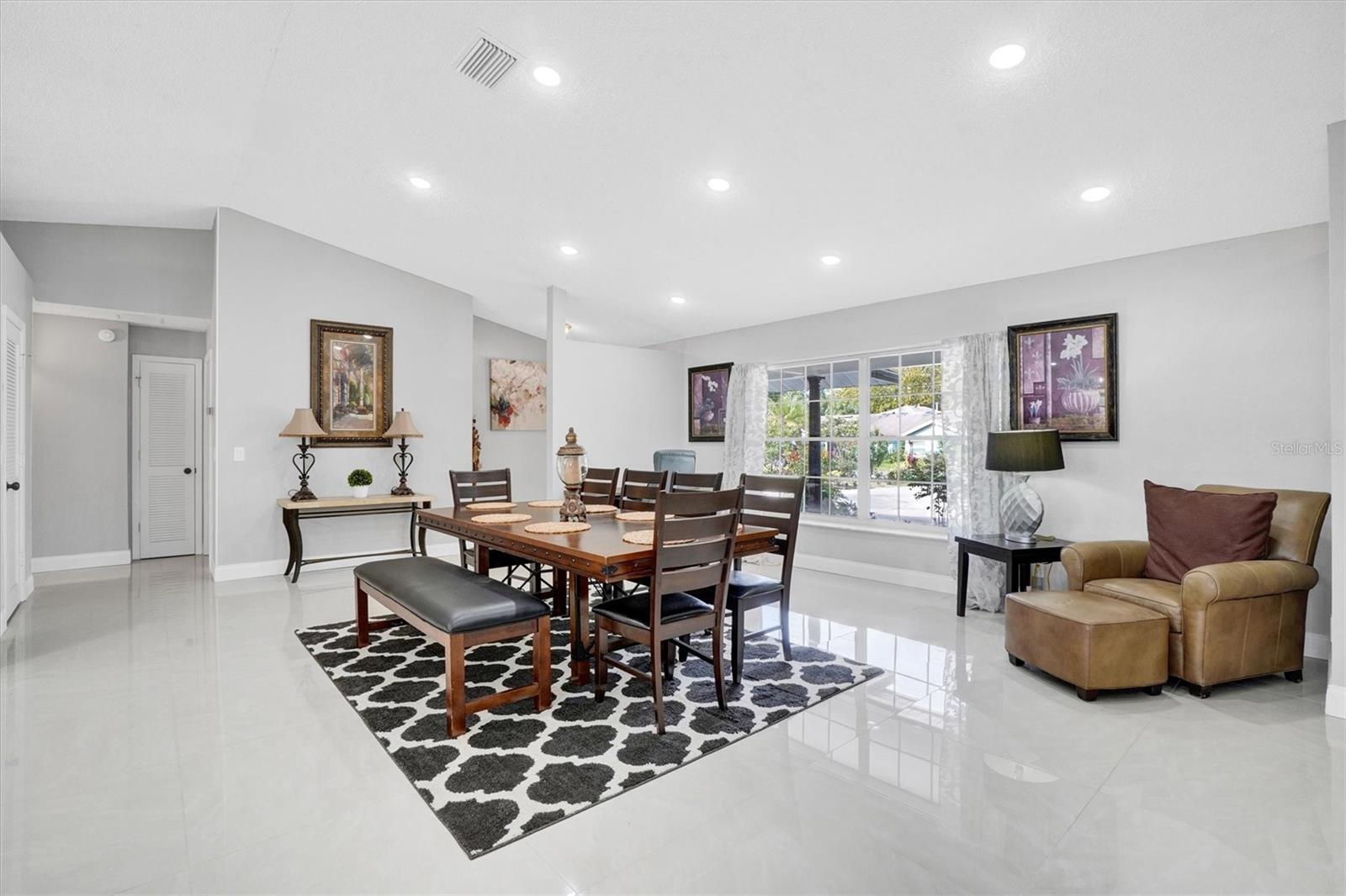 Image 6 of 48 For 216 Griffin Drive