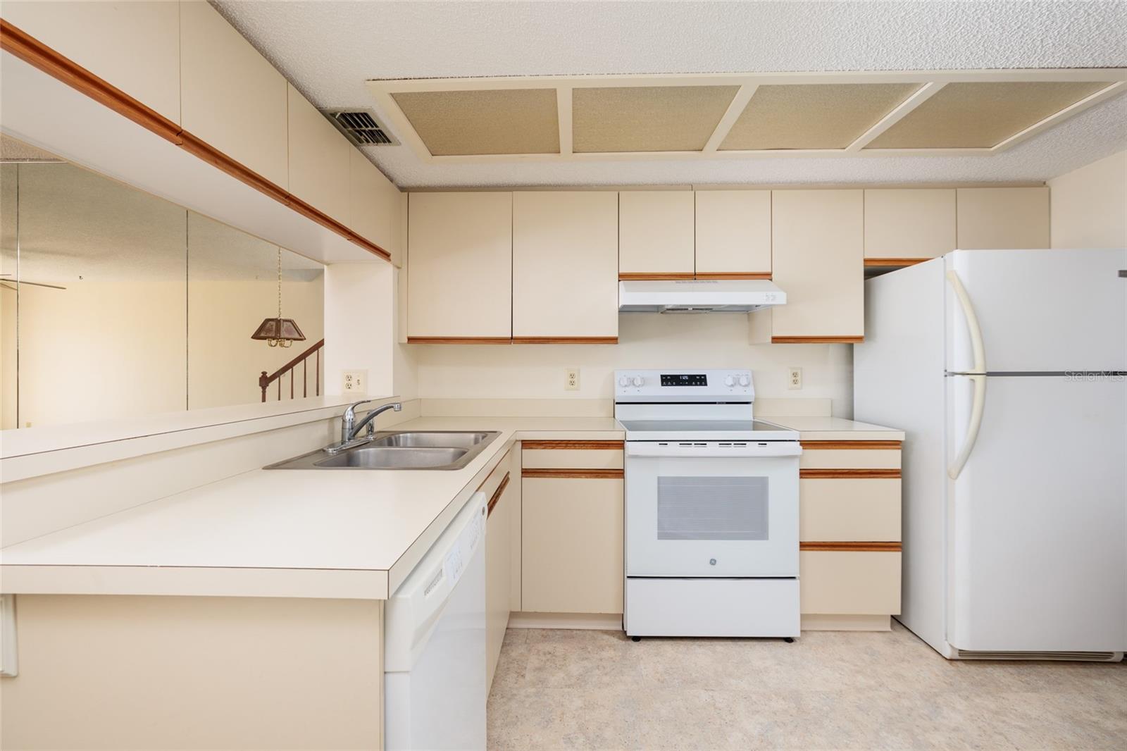 Image 40 of 45 For 9252 Westlinks Terrace