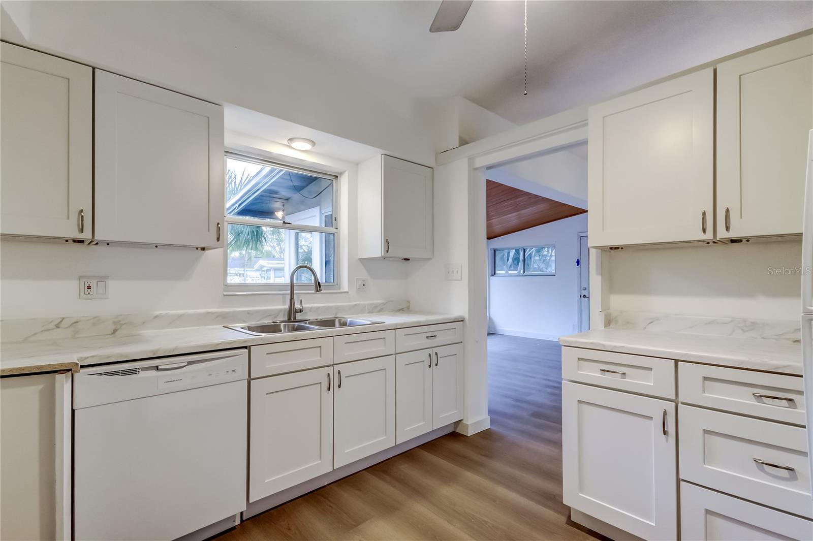 Details for 1000 39th Avenue Ne, ST PETERSBURG, FL 33703