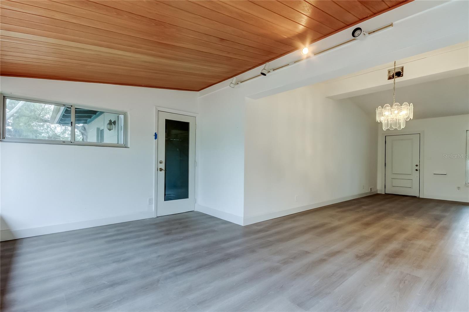 Image 10 of 20 For 1000 39th Avenue Ne