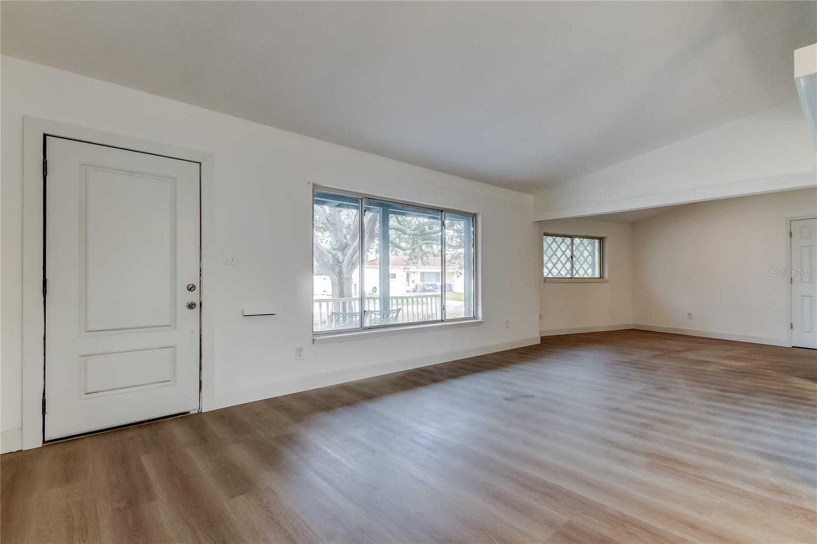 Image 8 of 20 For 1000 39th Avenue Ne