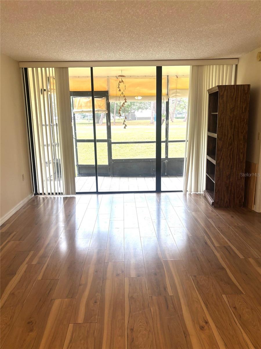 Image 13 of 19 For 800 Cove Cay Drive 1f