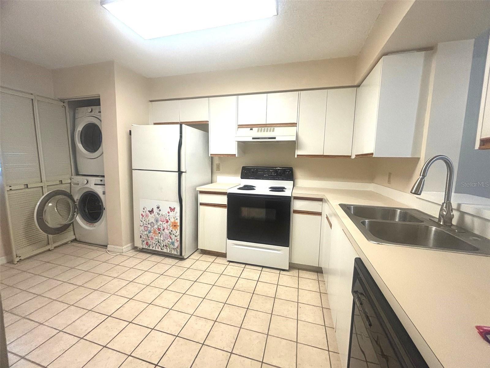 Image 16 of 19 For 800 Cove Cay Drive 1f