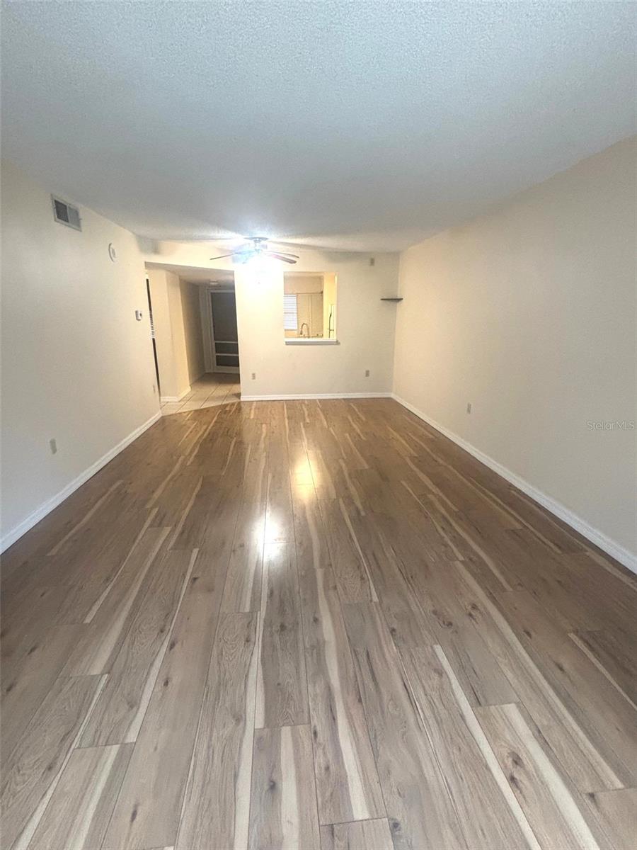 Image 7 of 19 For 800 Cove Cay Drive 1f