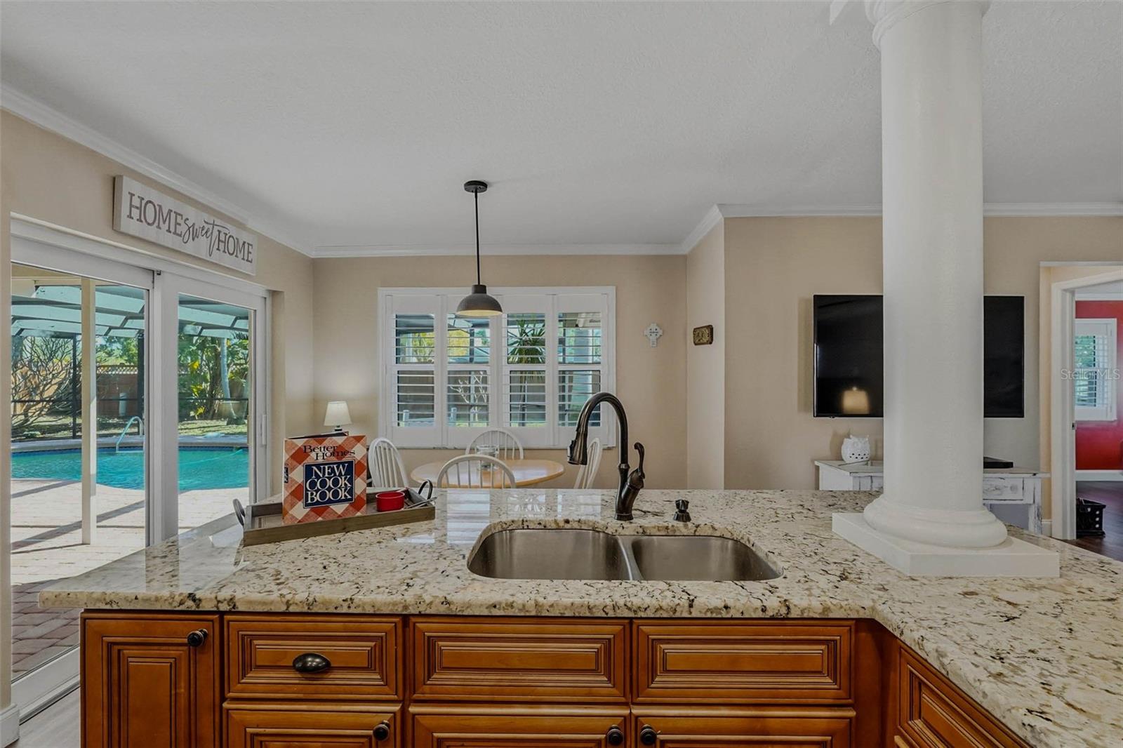 Image 18 of 44 For 10099 Linden Place Drive