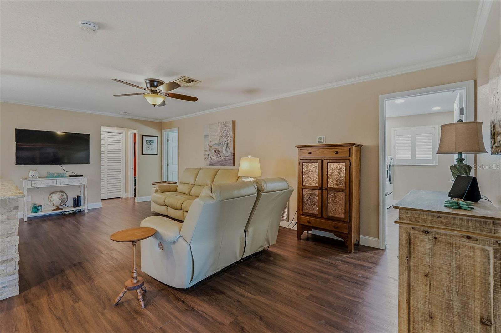 Image 21 of 44 For 10099 Linden Place Drive