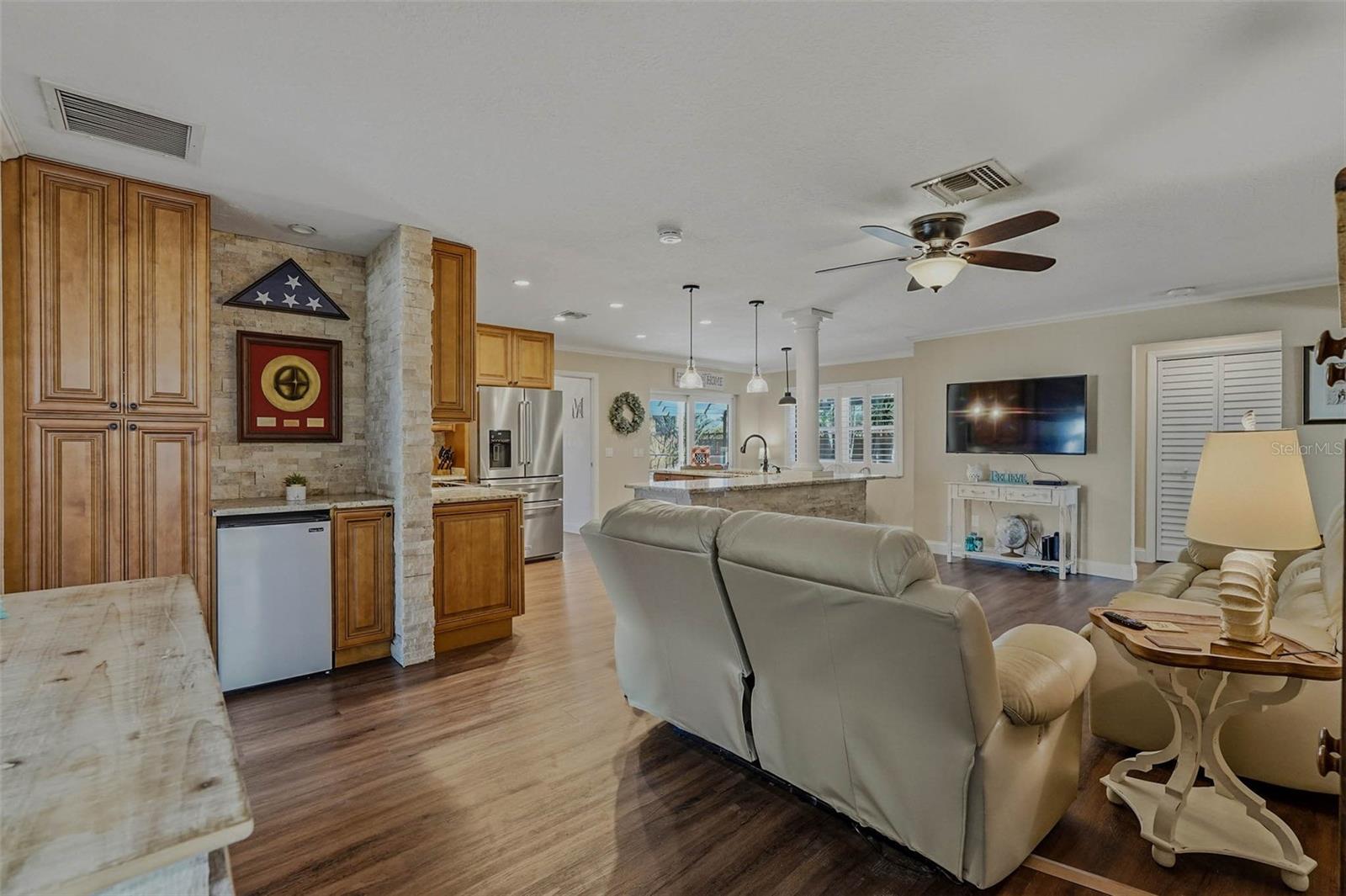 Image 22 of 44 For 10099 Linden Place Drive