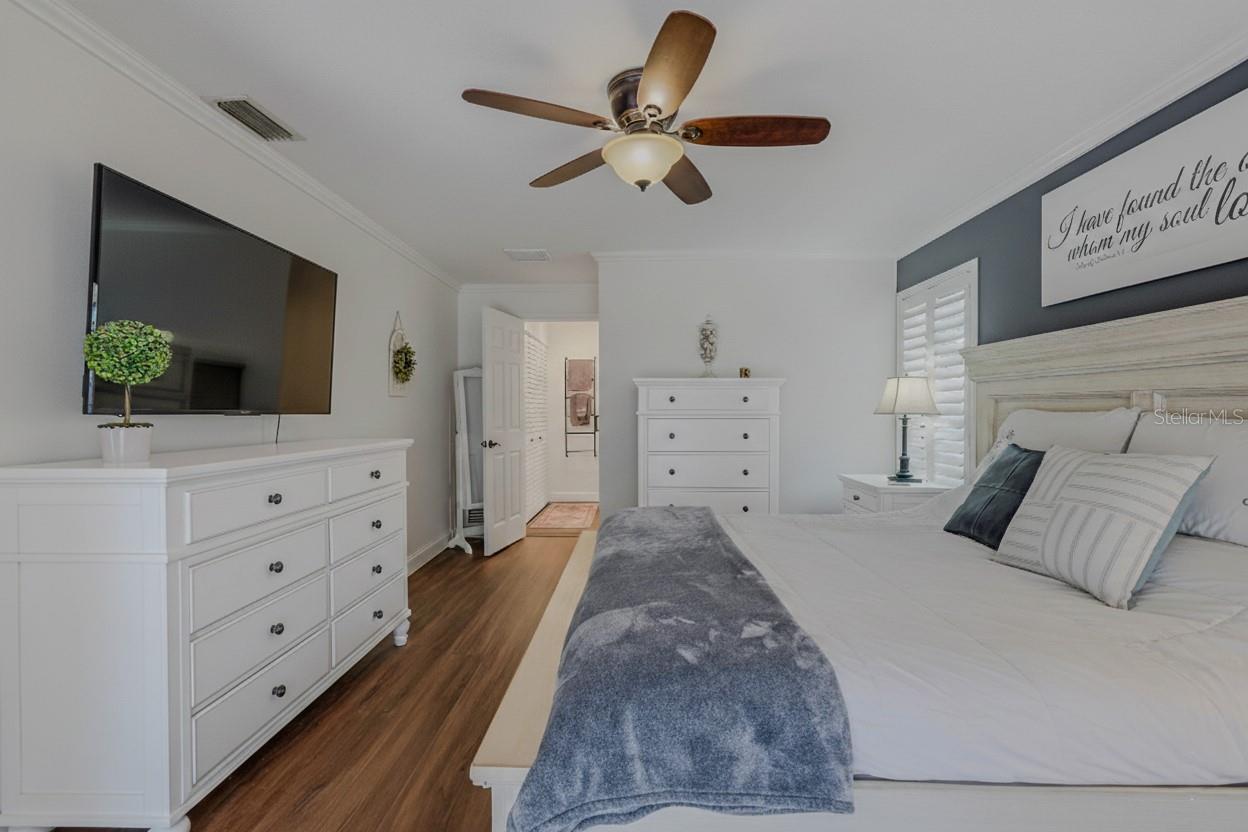 Image 24 of 44 For 10099 Linden Place Drive