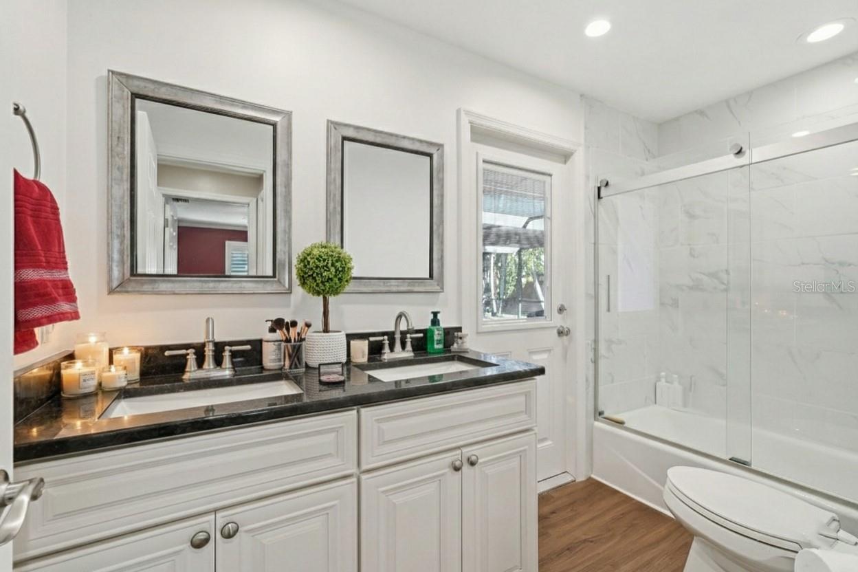 Image 33 of 44 For 10099 Linden Place Drive