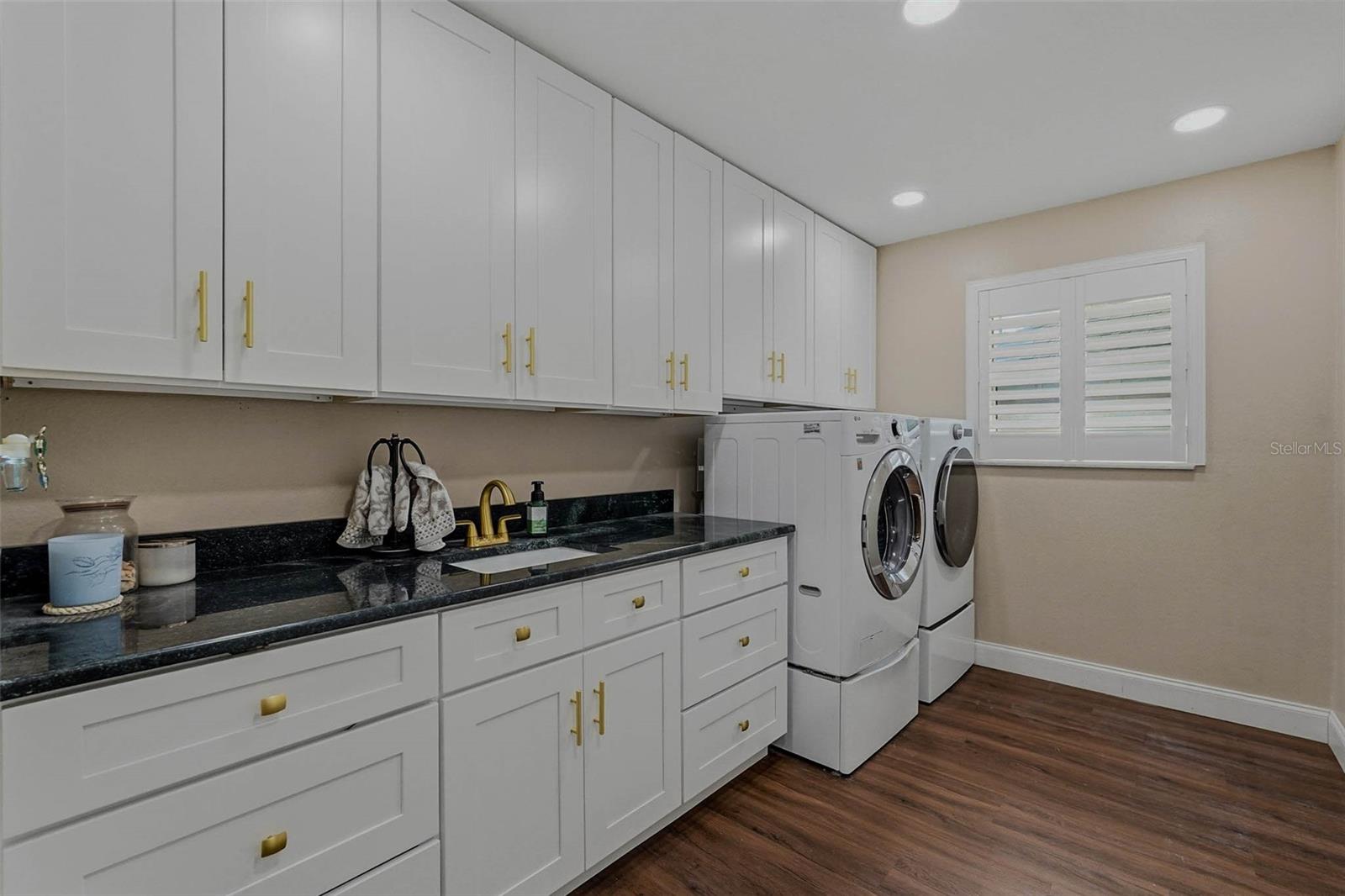 Image 34 of 44 For 10099 Linden Place Drive