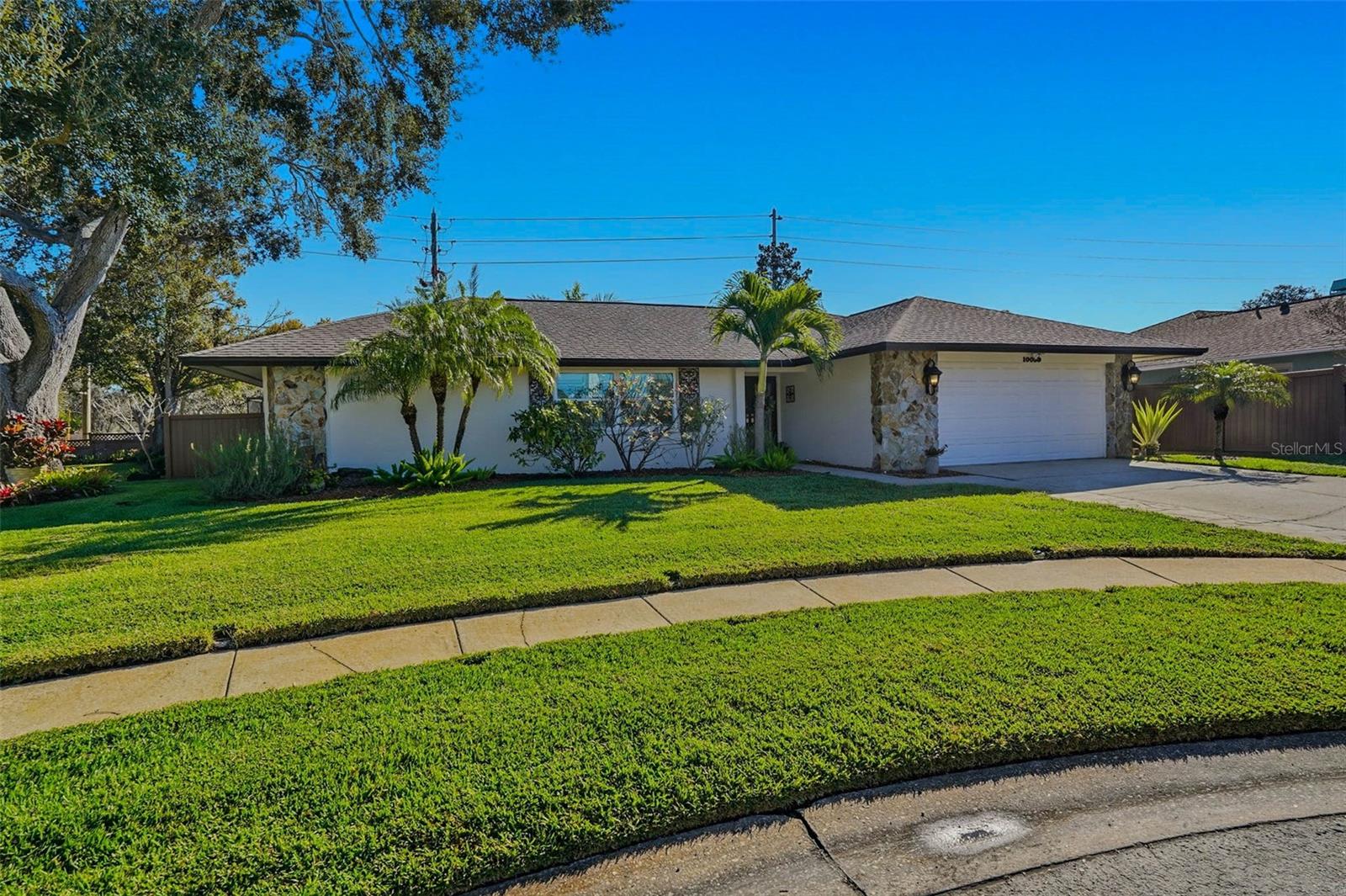 Image 5 of 44 For 10099 Linden Place Drive