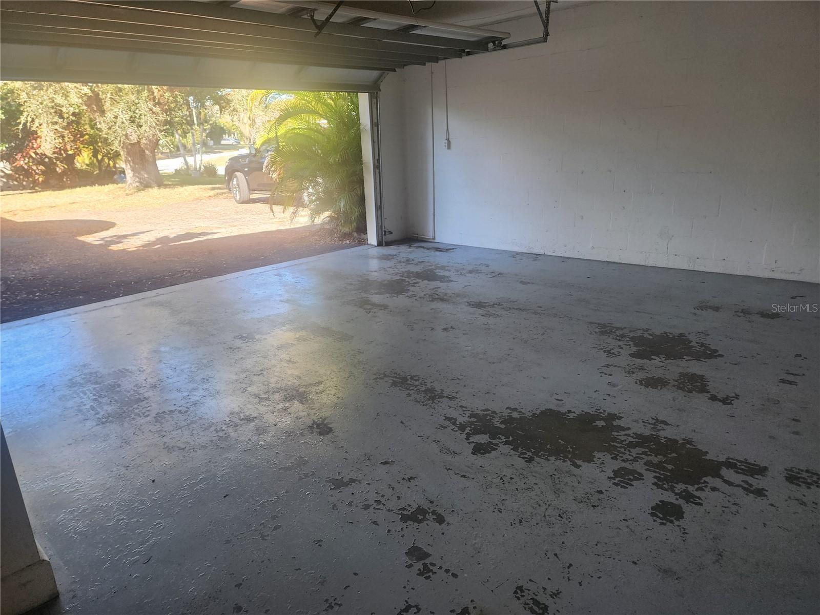 Image 18 of 19 For 2242 Indian Avenue S