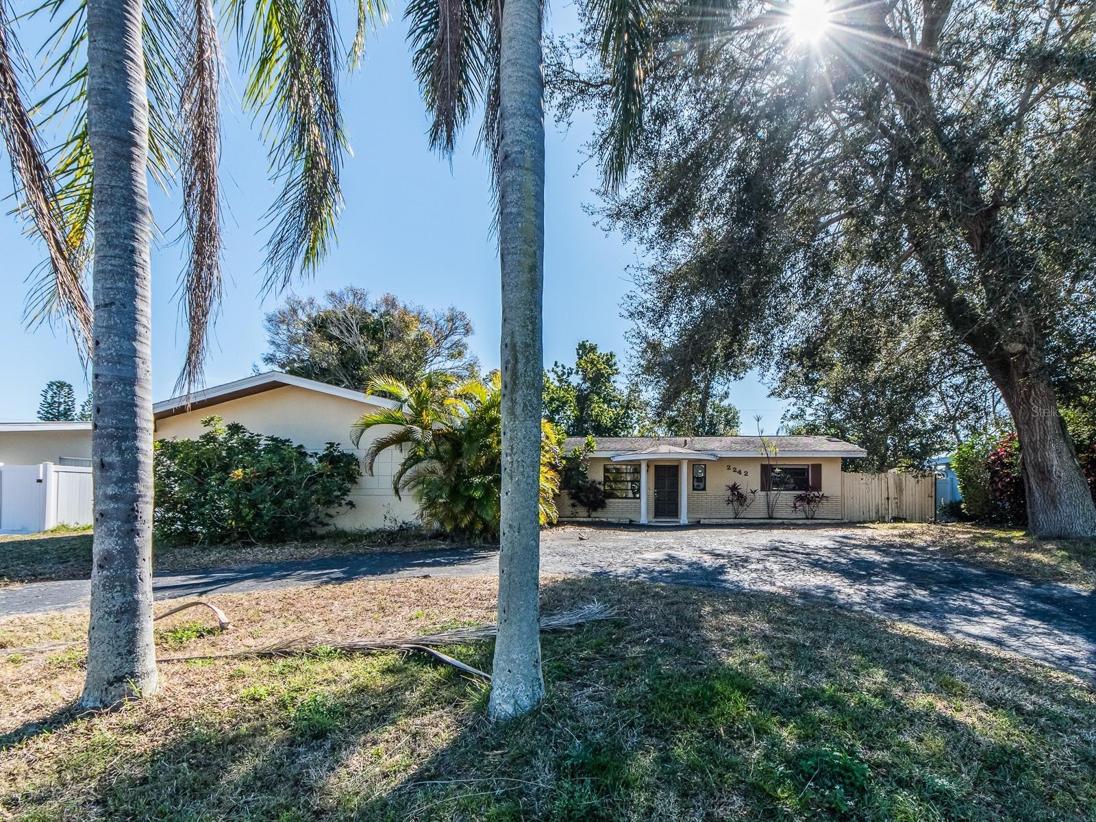 Image 2 of 19 For 2242 Indian Avenue S