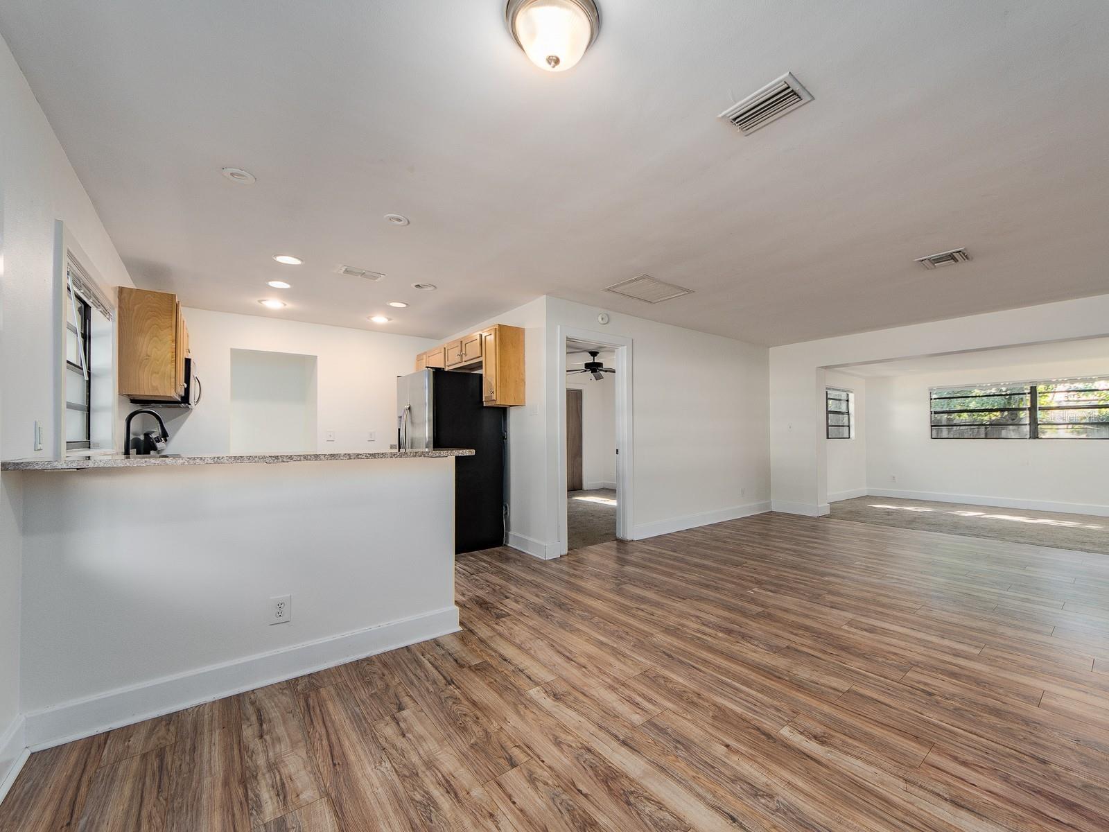 Image 3 of 19 For 2242 Indian Avenue S