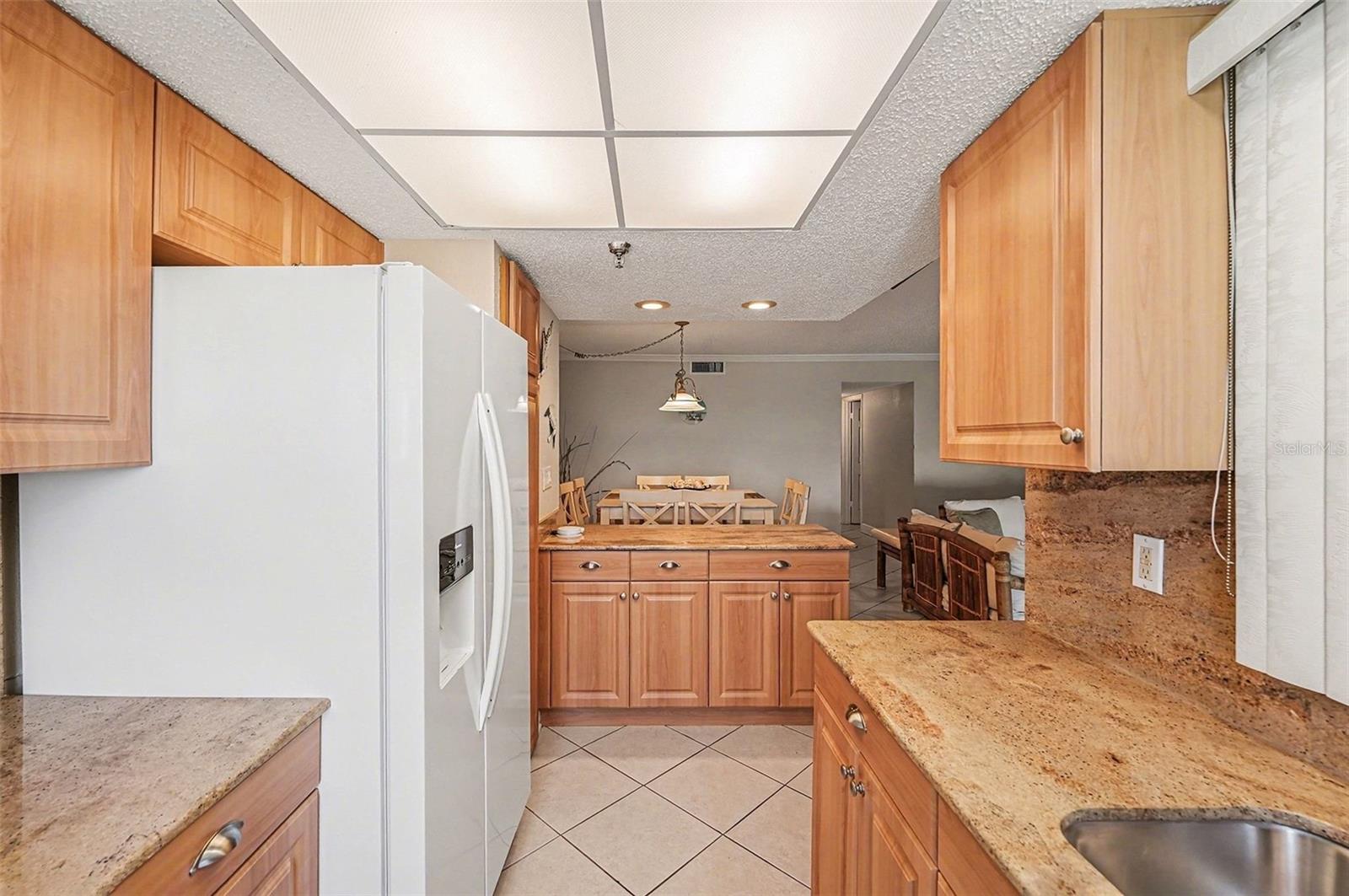 Image 11 of 35 For 19500 Gulf Boulevard 102