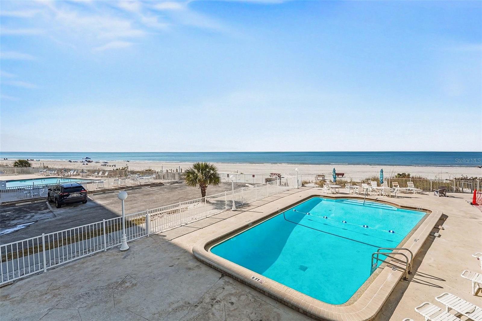 Image 23 of 35 For 19500 Gulf Boulevard 102