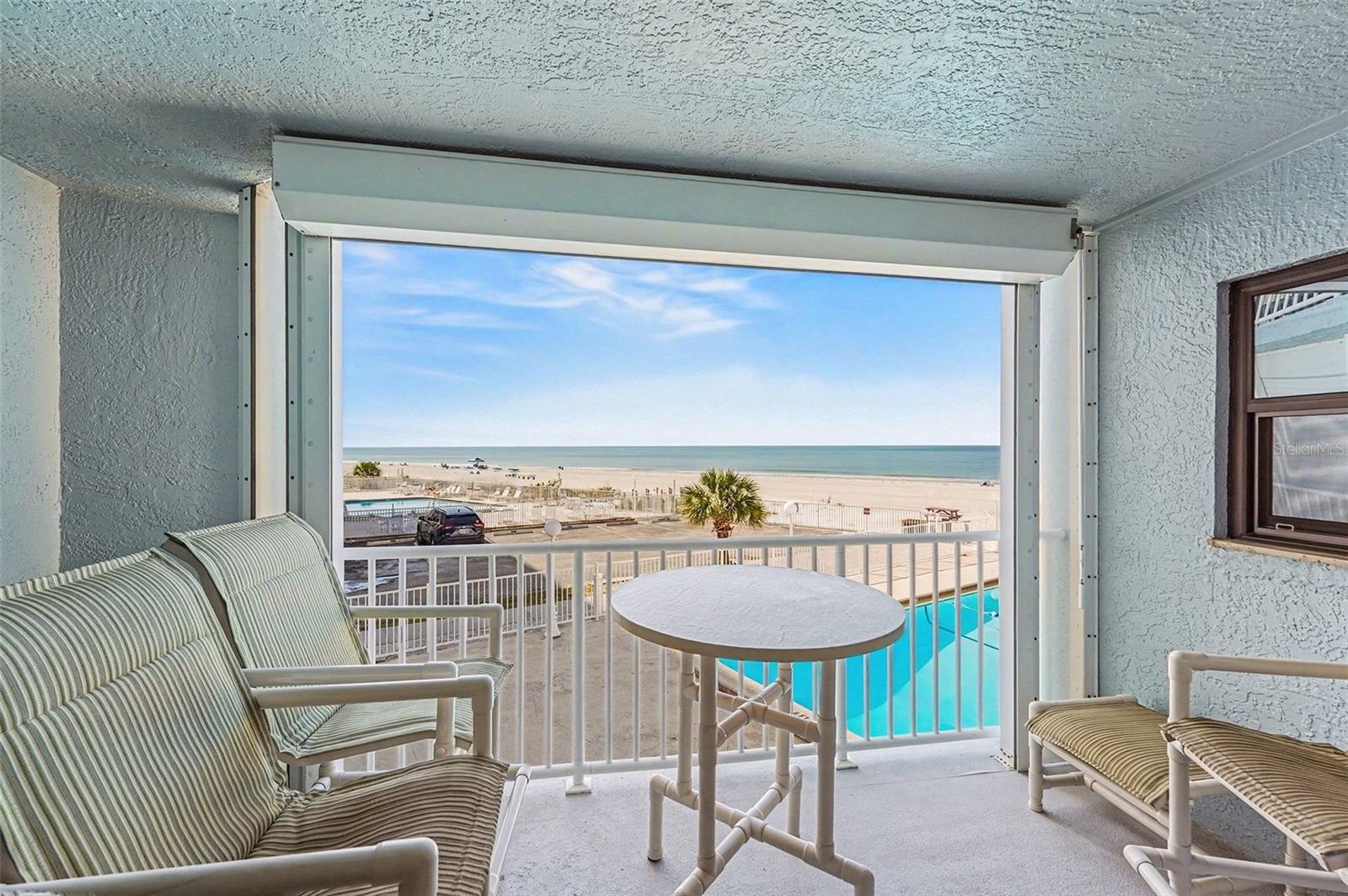 Image 4 of 35 For 19500 Gulf Boulevard 102