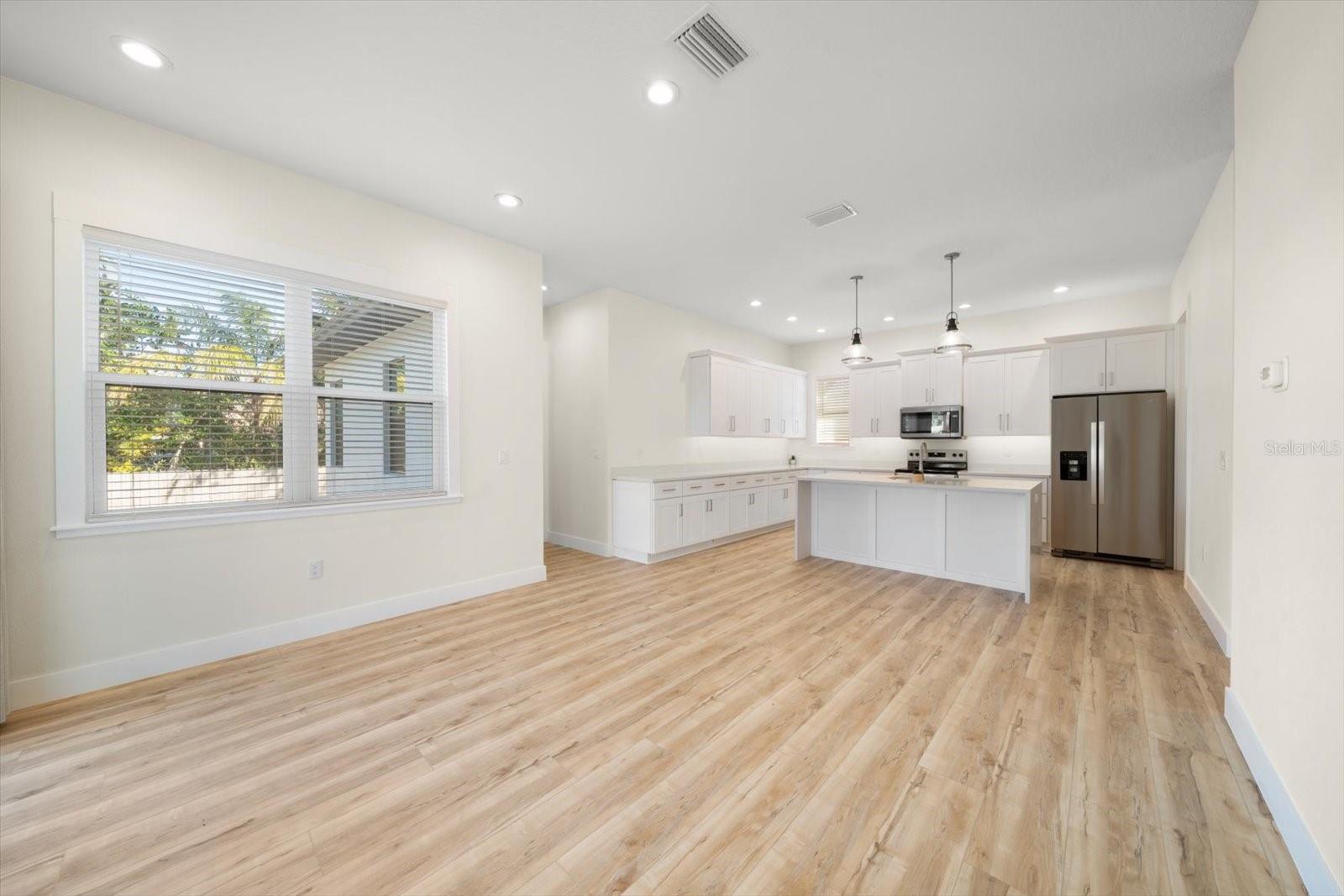 Image 13 of 58 For 14733 Sunset Drive