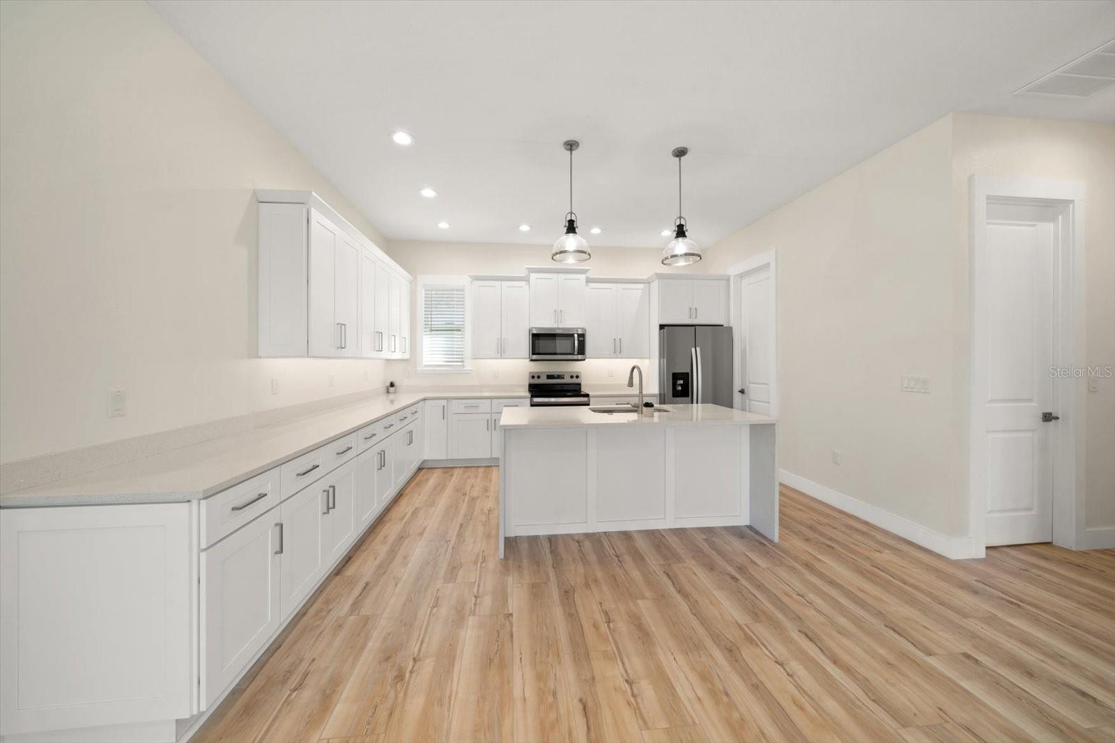 Image 16 of 58 For 14733 Sunset Drive