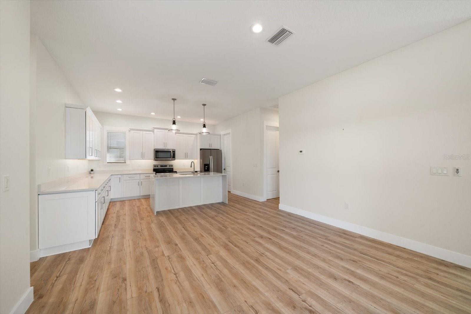 Image 17 of 58 For 14733 Sunset Drive