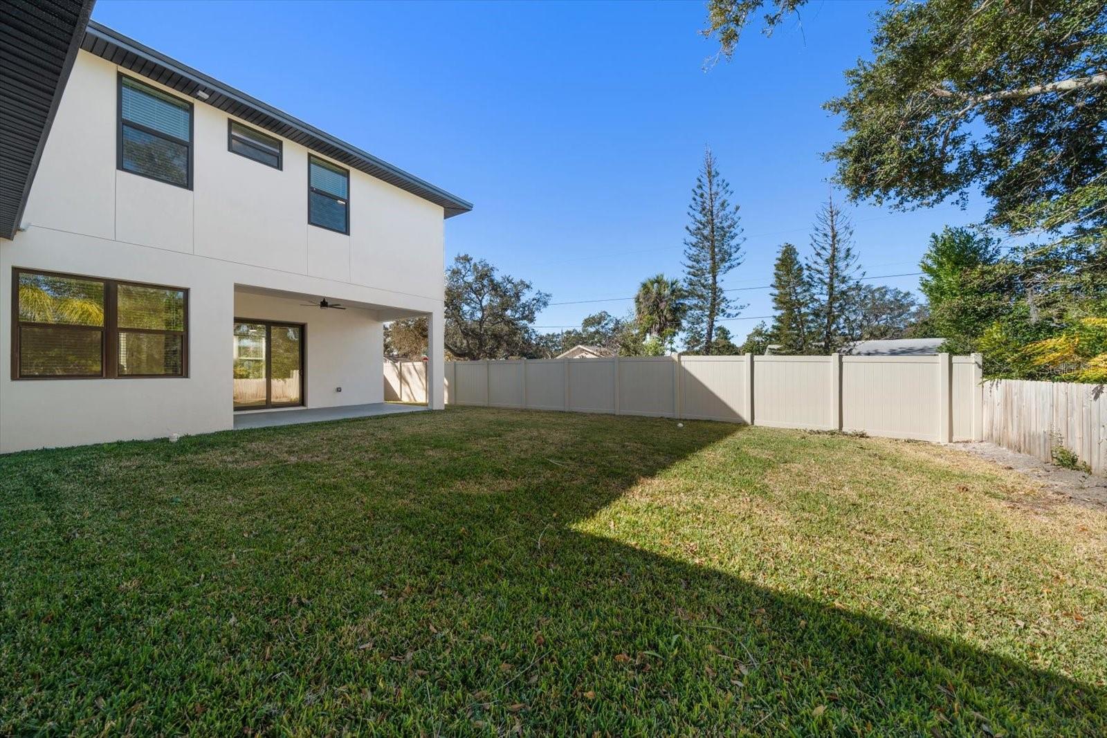 Image 24 of 58 For 14733 Sunset Drive