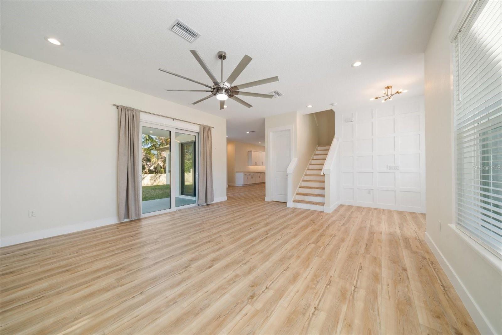 Image 6 of 58 For 14733 Sunset Drive