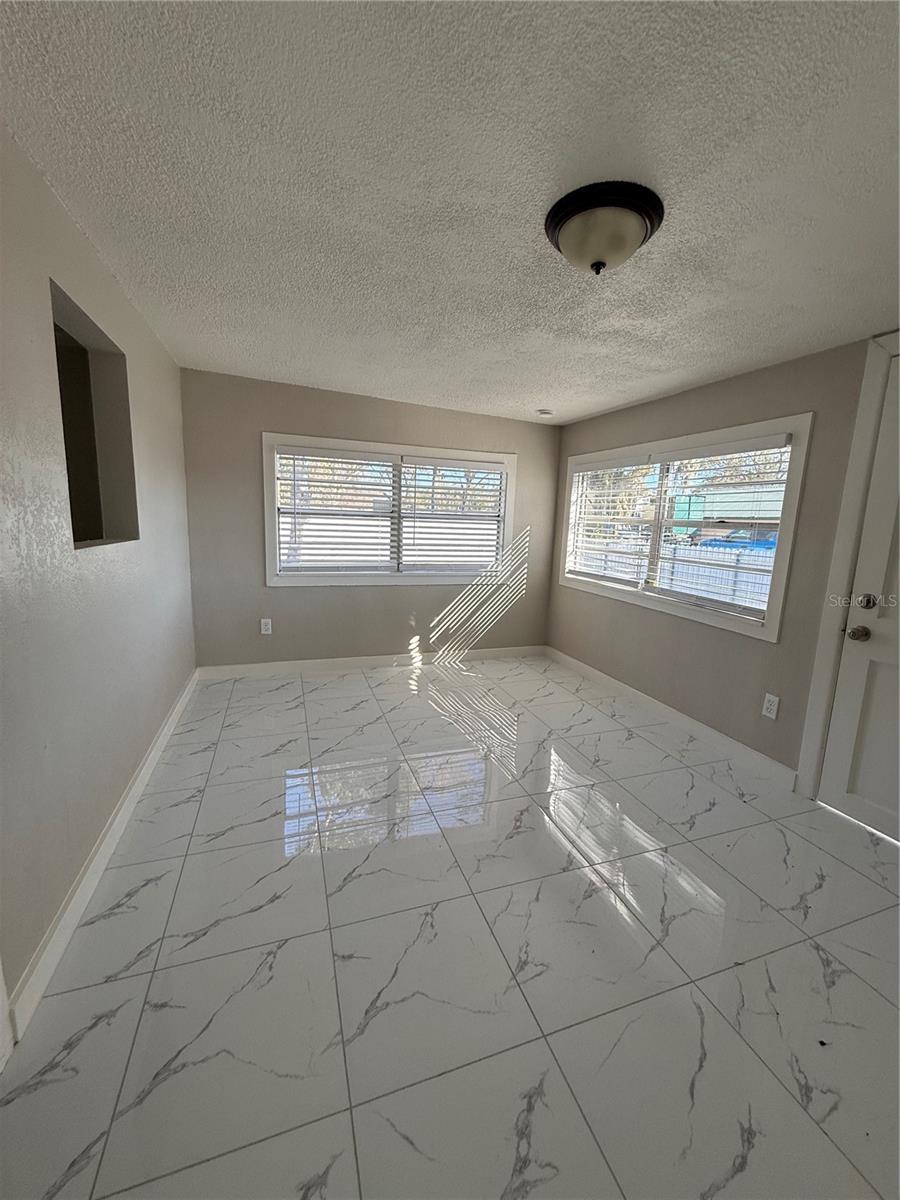 Image 3 of 11 For 2610 Eaton Avenue