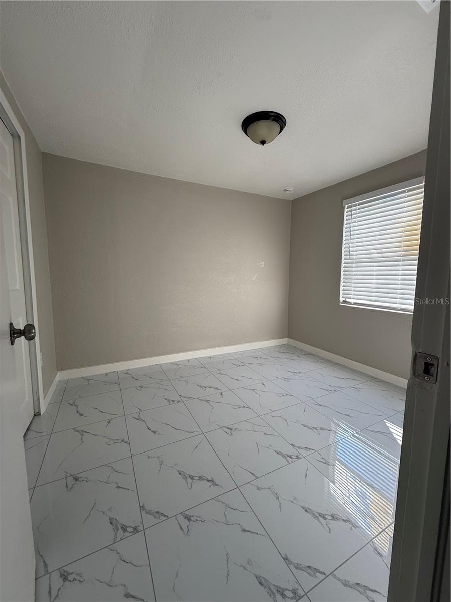 Image 5 of 11 For 2610 Eaton Avenue