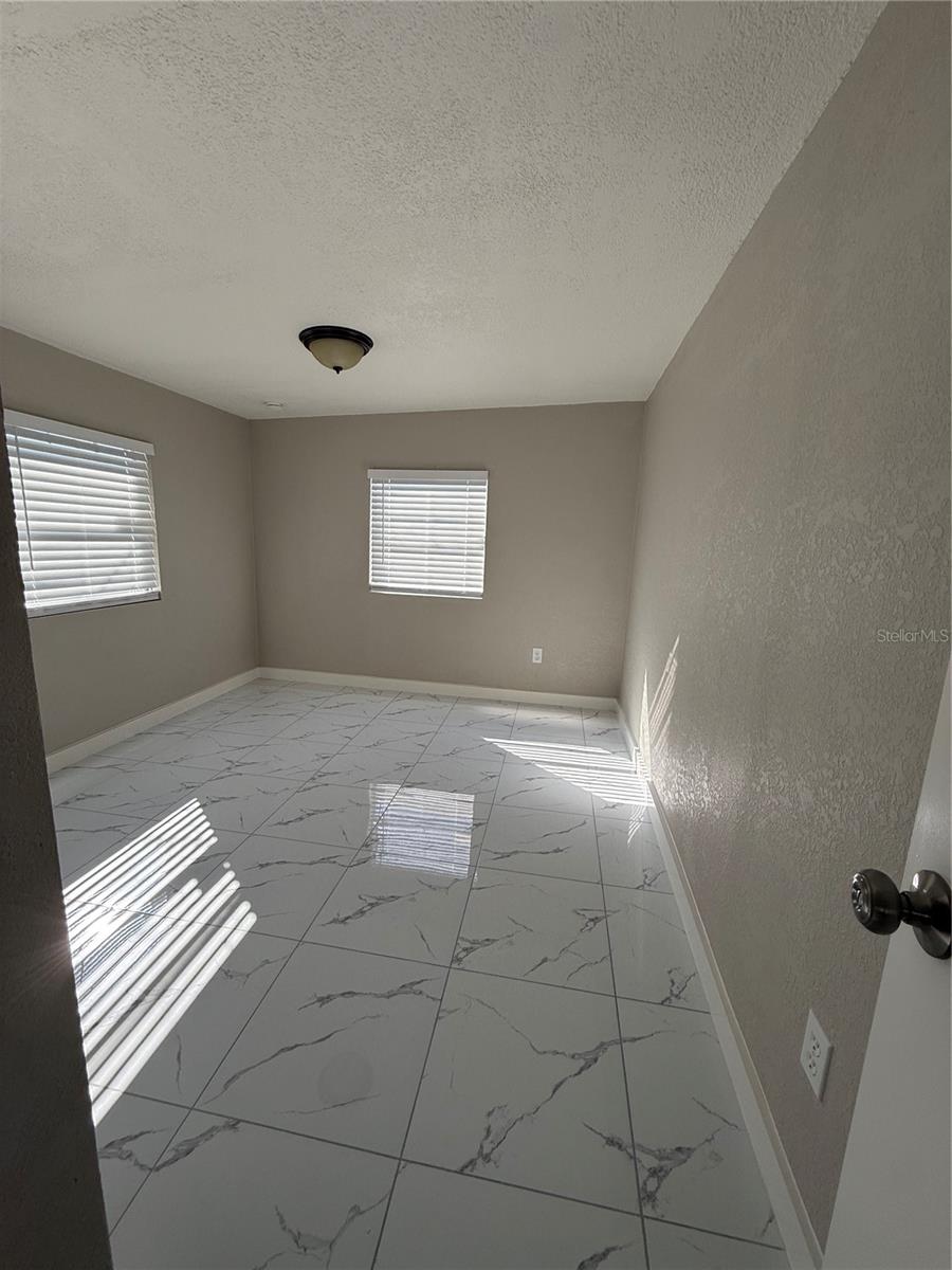 Image 6 of 11 For 2610 Eaton Avenue